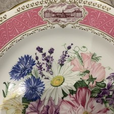 Royal Doulton 'The 1987 Chelsea Flower Show Plate ‘Chelsea Fragrance’ 23cm