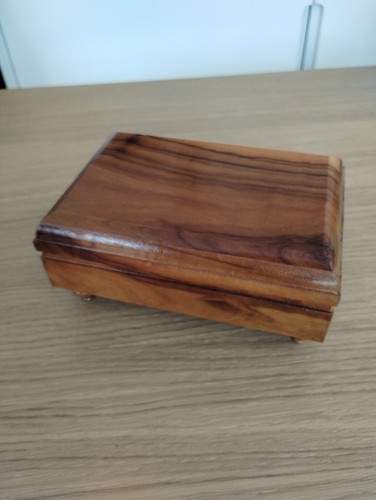 Vintage olive wood music box - vintage,