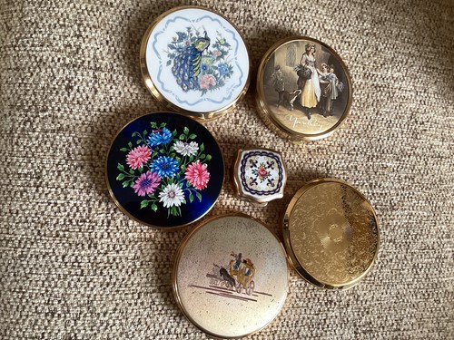 Vintage compact cases - &, pill