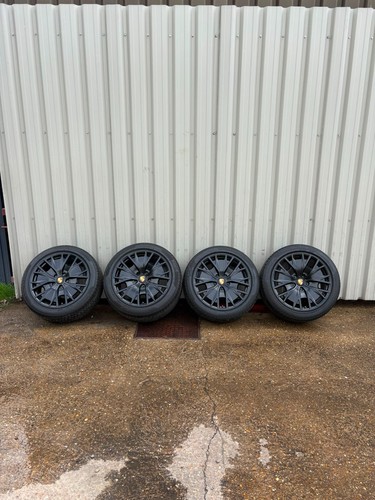 Porsche taycan gts alloy - taycan,