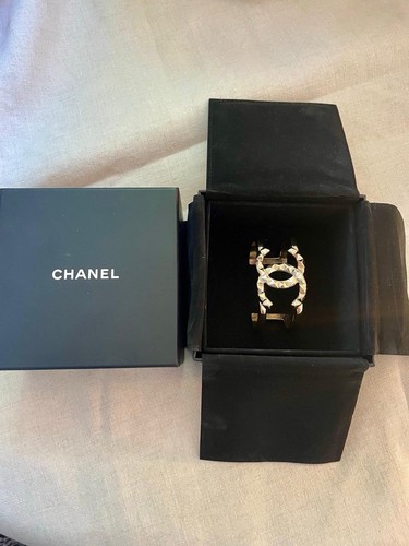 Chanel gold tone studded - cc,