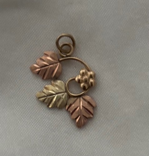 Vintage 10k black hills - 10k, gold