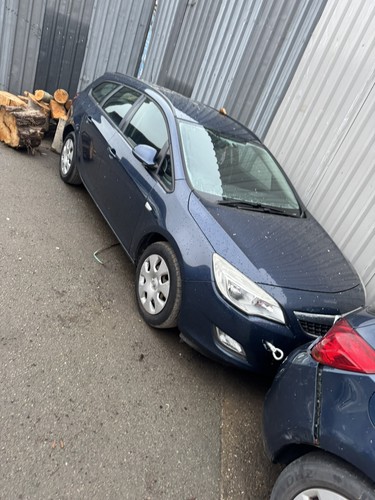 Vauxhall astra silver - astra, j