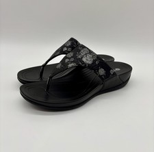 Pavers Black Faux Leather Floral Pattern Toe Post Sandals - UK Size 6 - New