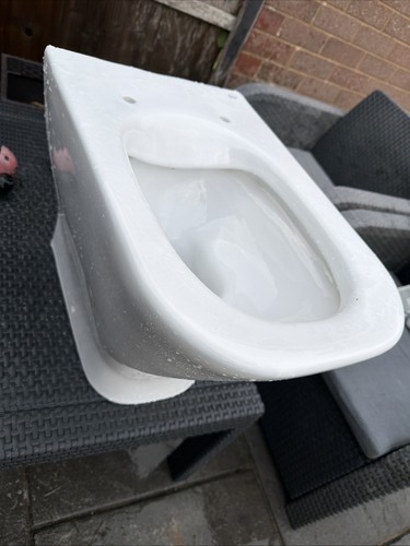 Back wall toilet - wall, roca