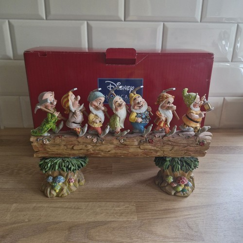 Disney traditions seven dwarfs - seven,