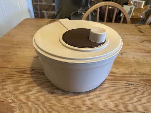 Vintage plastic salad - plastic, spinner
