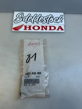 right valve exhaust valve