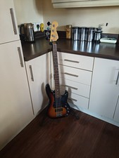 fender American deluxe precision 4 Strings bass