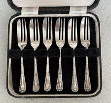 1931 VINTAGE SET of 6 STERLING SILVER REED AND RIBBON CAKE PASTRY FORKS boxed EV