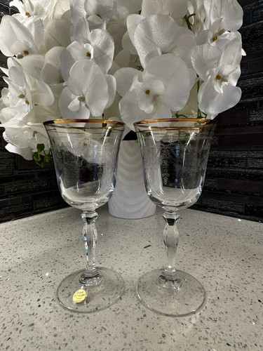 Pair vintage crystal - pair, wine