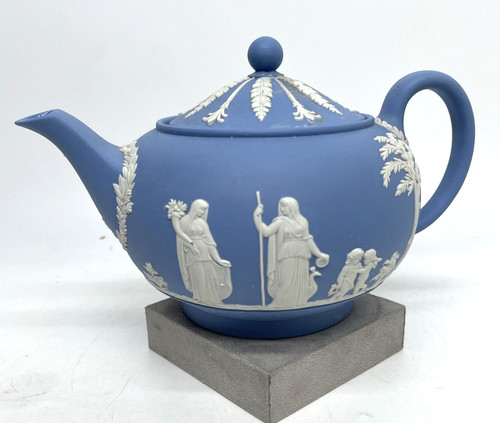 Wedgwood blue jasperware - blue,