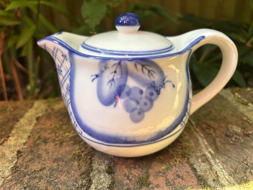 Vintage chinese blue and white - blue,