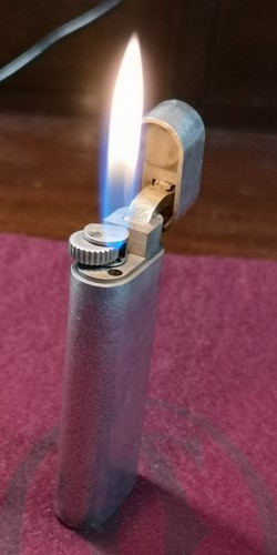 Cartier lighter silver all - silver.,