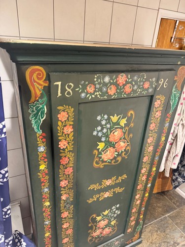 Beautiful antique painted - beautiful,