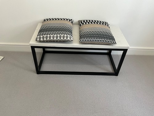 White marble top - white, black