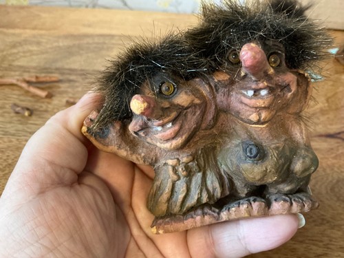 Form troll twins - form,