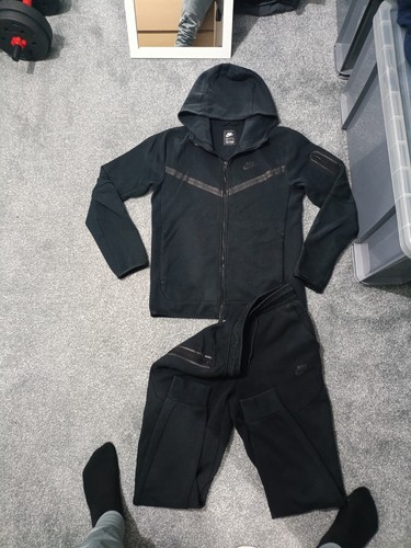 Old season black nike - old,