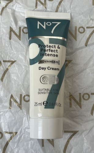 No7 protect and - no7,