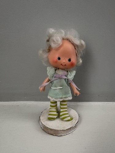 Vintage 1982 strawberry - vintage,