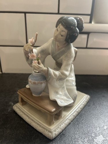 Lladro 4840 retired figure - 4840,