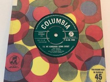 ROLF HARRIS Tie Me Kangaroo