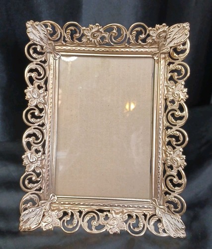 Vintage ornate gold white - ornate,