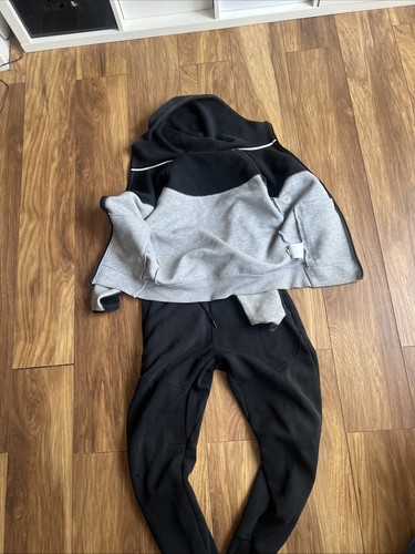 Nike tech fleece black and - fleece,