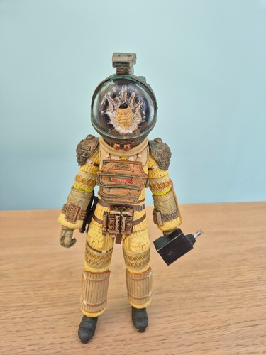 Neca figure tall alien - tall,