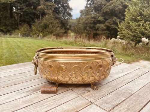 Charming brass jardiniere with - brass,