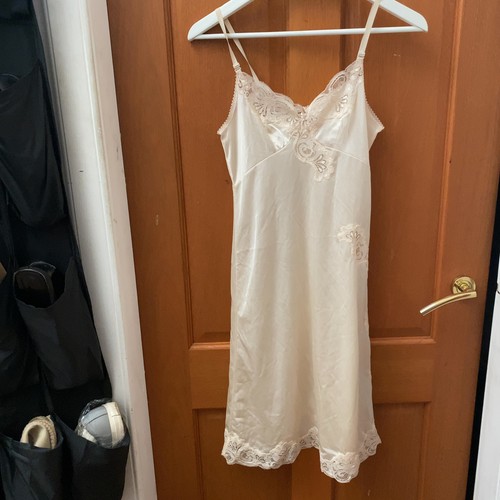 Venus ivory lace trim - venus,