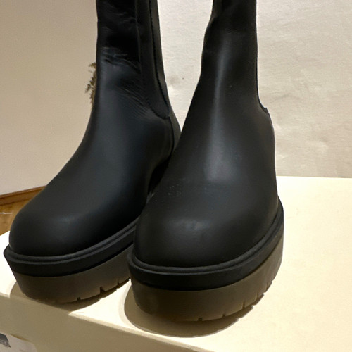 Russell bromley meadow - &,