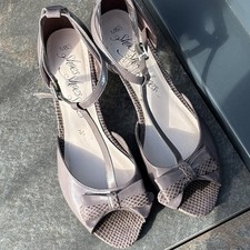 M&S PEEP TOE SHOES KITTEN