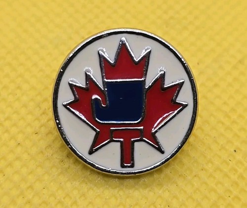 Pin badge canada maple - canada, leaf
