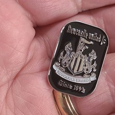   Newcastle United Badge Wear
