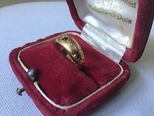 FINE ANTIQUE  18CT GOLD GARNET AND DIAMOND THREE STONE GYPSY RING 2.7 GRAMS