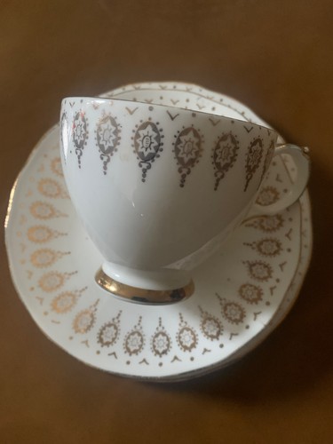 Vintage queen anne bone china - queen,