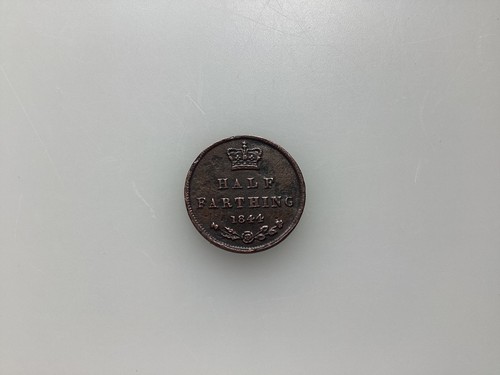 Queen victoria 1844 young - 1844, bun