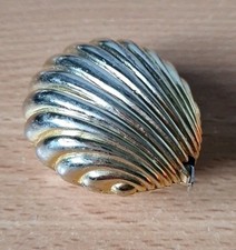 Vintage Gold Tone Metal Clam Seashell Retractable Tape Measure 