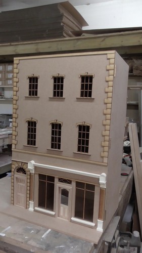 Scale dolls house - dolls,