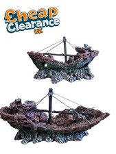 Realistic Ship Wreck Hide Fish
