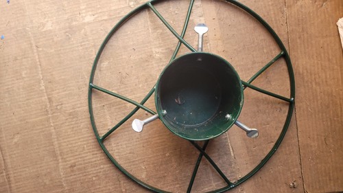 Green metal round - metal, live
