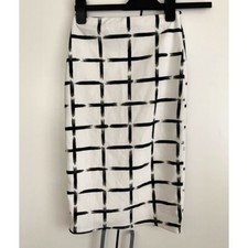 White & Black Grid Print Midi Skirt. Size 8. Will Fit 6-10. Never Worn.
