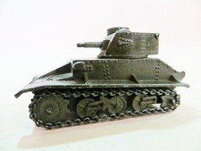 DINKY 152a 'VICKERS LIGHT TANK'. ARMY/MILITARY. VINTAGE. GOOD. ORIGINAL