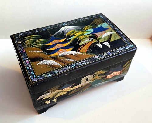 Japanese vintage black lacquer - black,