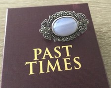 VINTAGE PAST TIMES SILVER 925 & FACETED MARCASITE & CABOCHON MOONSTONE BROOCH