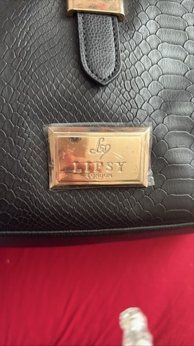 Lipsy london handbag - london,
