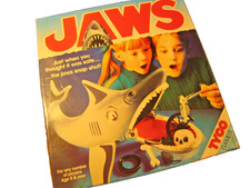 Vintage 1975 Game of JAWS  -