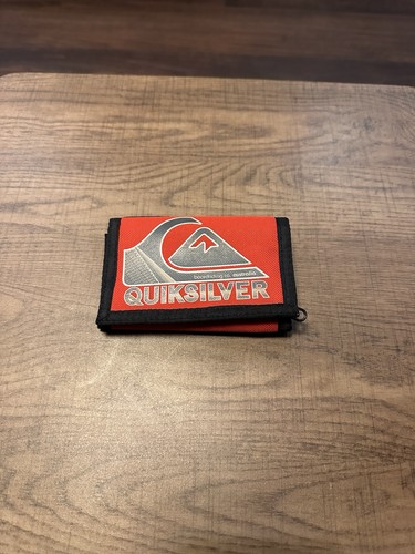 Red quiksilver trifold wallet - trifold,