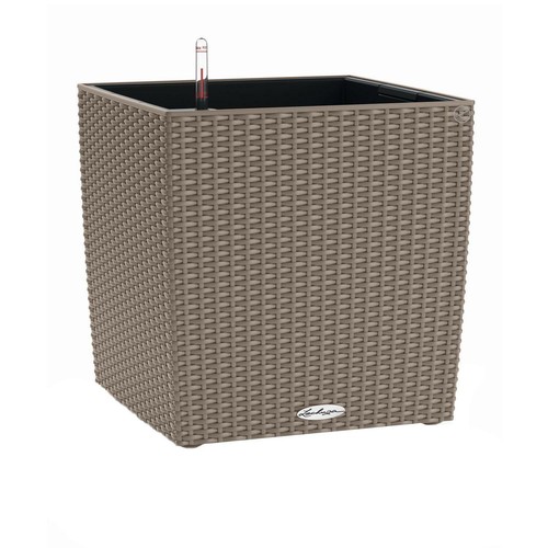Square indoor and outdoor - indoor,
